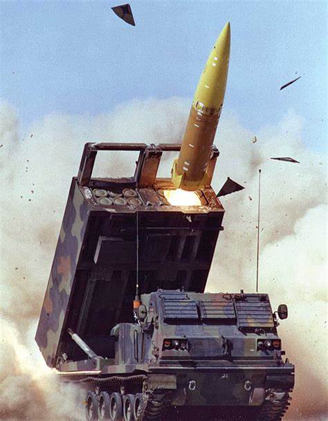 Gli americani prolungano l’agonia dell’ukraina inviando altre armi